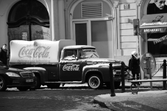 Automobil s Coca Colou / Car with Coca Cola