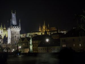 Z Karlova mostu na hrad